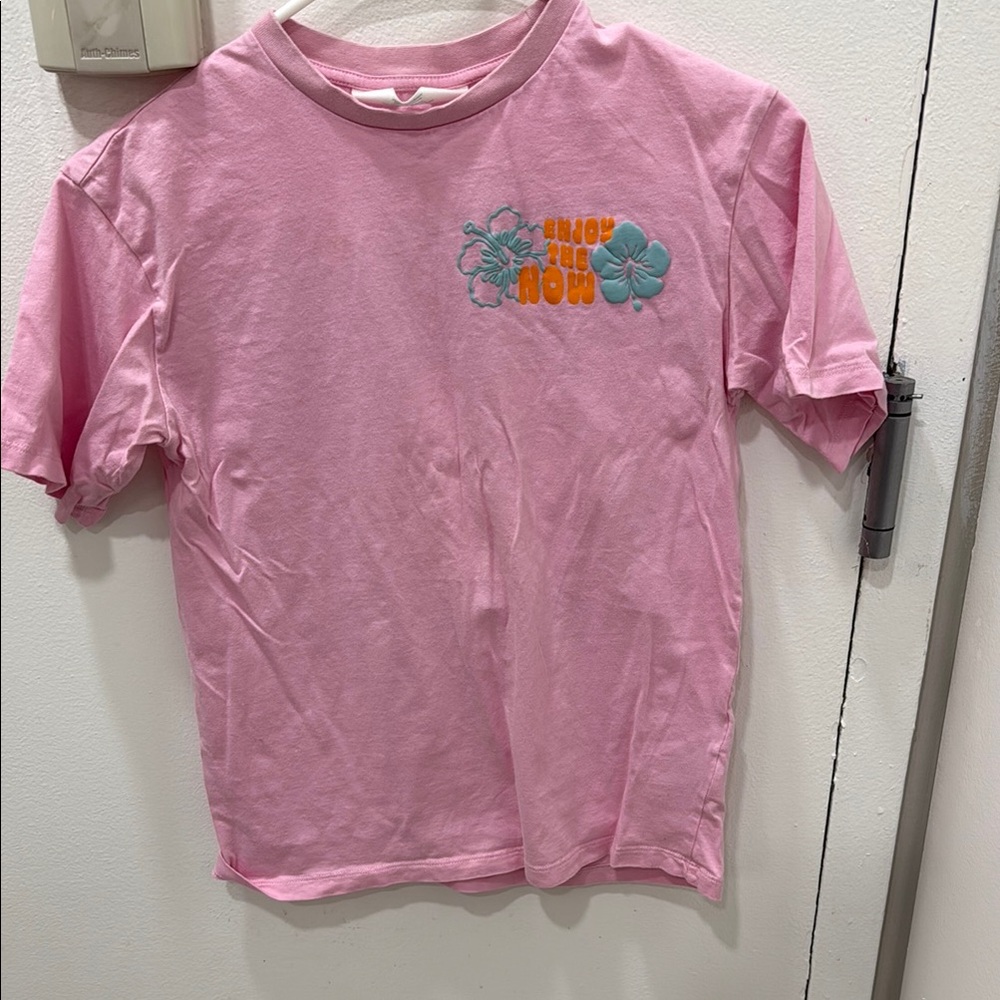 H&M Pink Short Sleeve Tee with Graphic Design